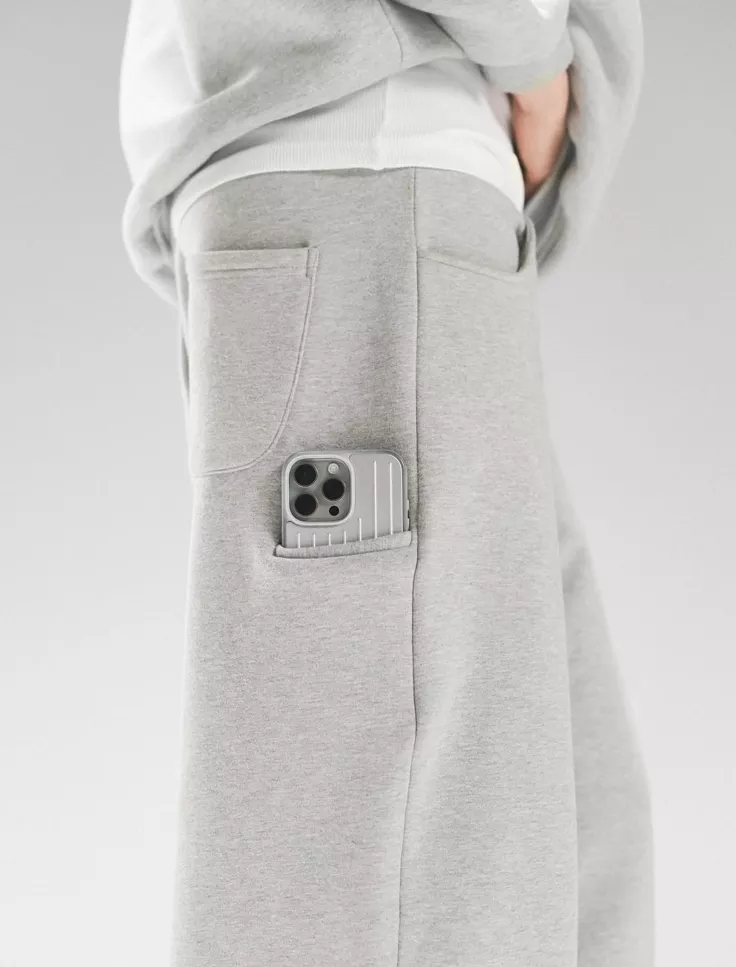 Trousers pocket detail